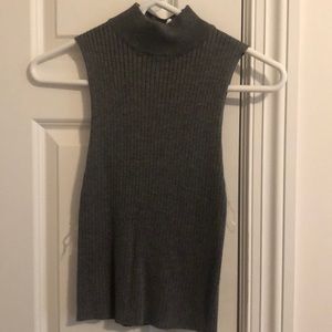 Grey Tight-Fit Sleeveless Turtleneck